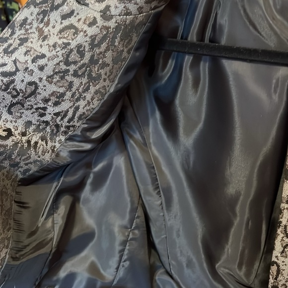 Kasper formal shimmer black ad grey leopard print jacket size 8 - Picture 4 of 8